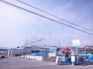 土台伏完了、現場組真っ最中、そして建方へ【木造大スパン　新社屋】
